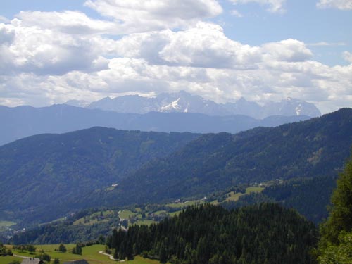 Rechts das Gesicht vom Schlafenden Mann